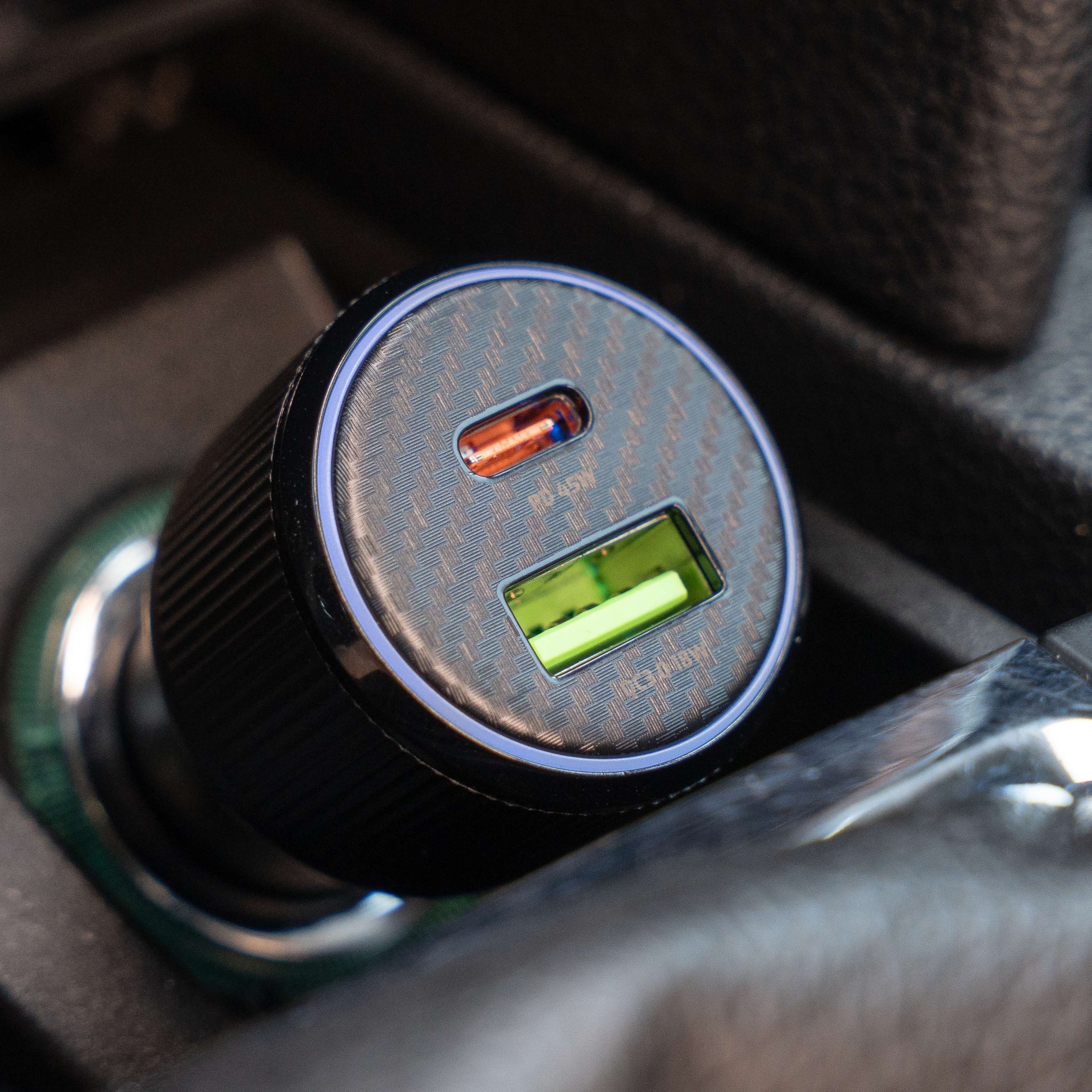 SWISSTEN Autonabíječka USB-C PD + USB-A 63W černá
