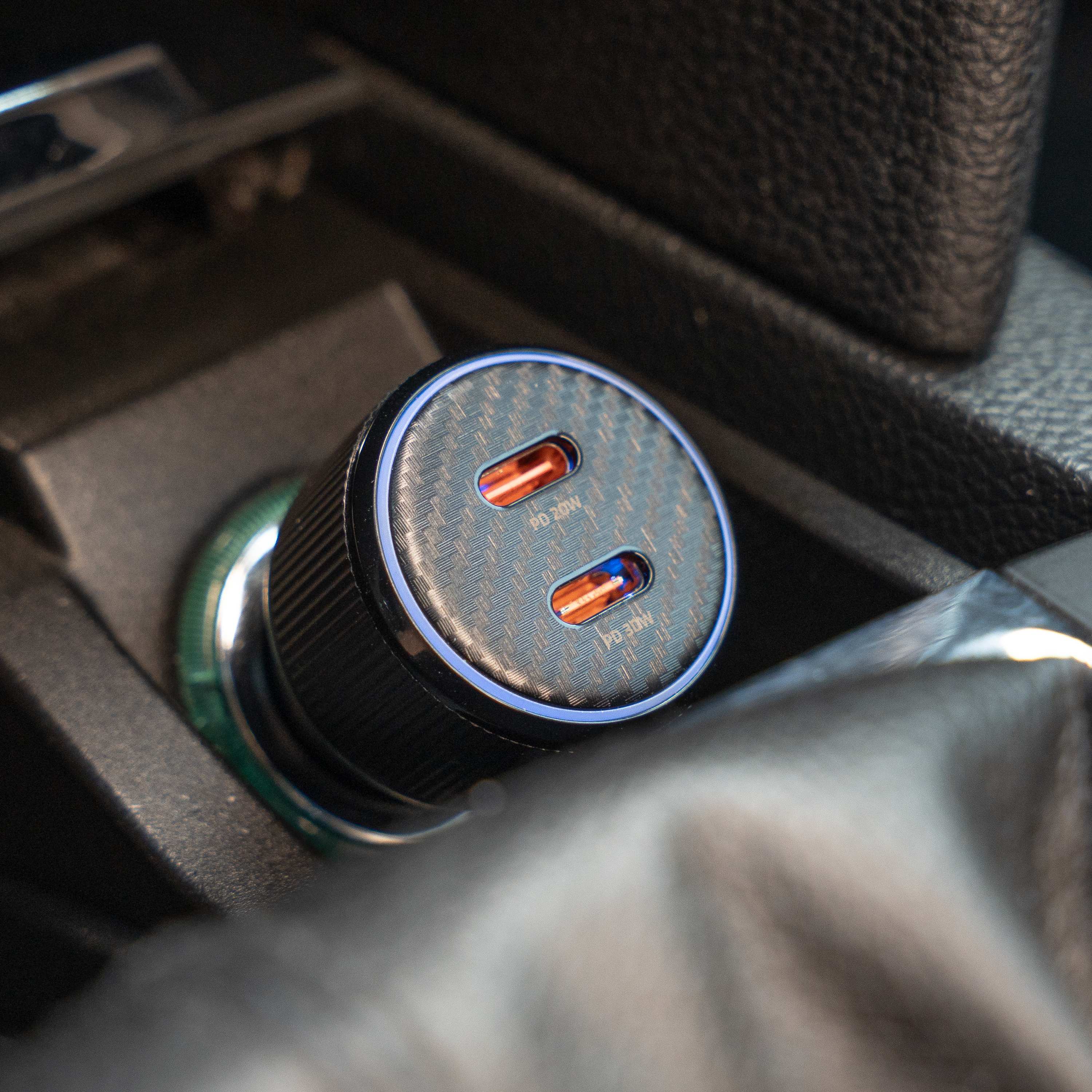 SWISSTEN Autonabíječka 2x USB-C PD 20W černá