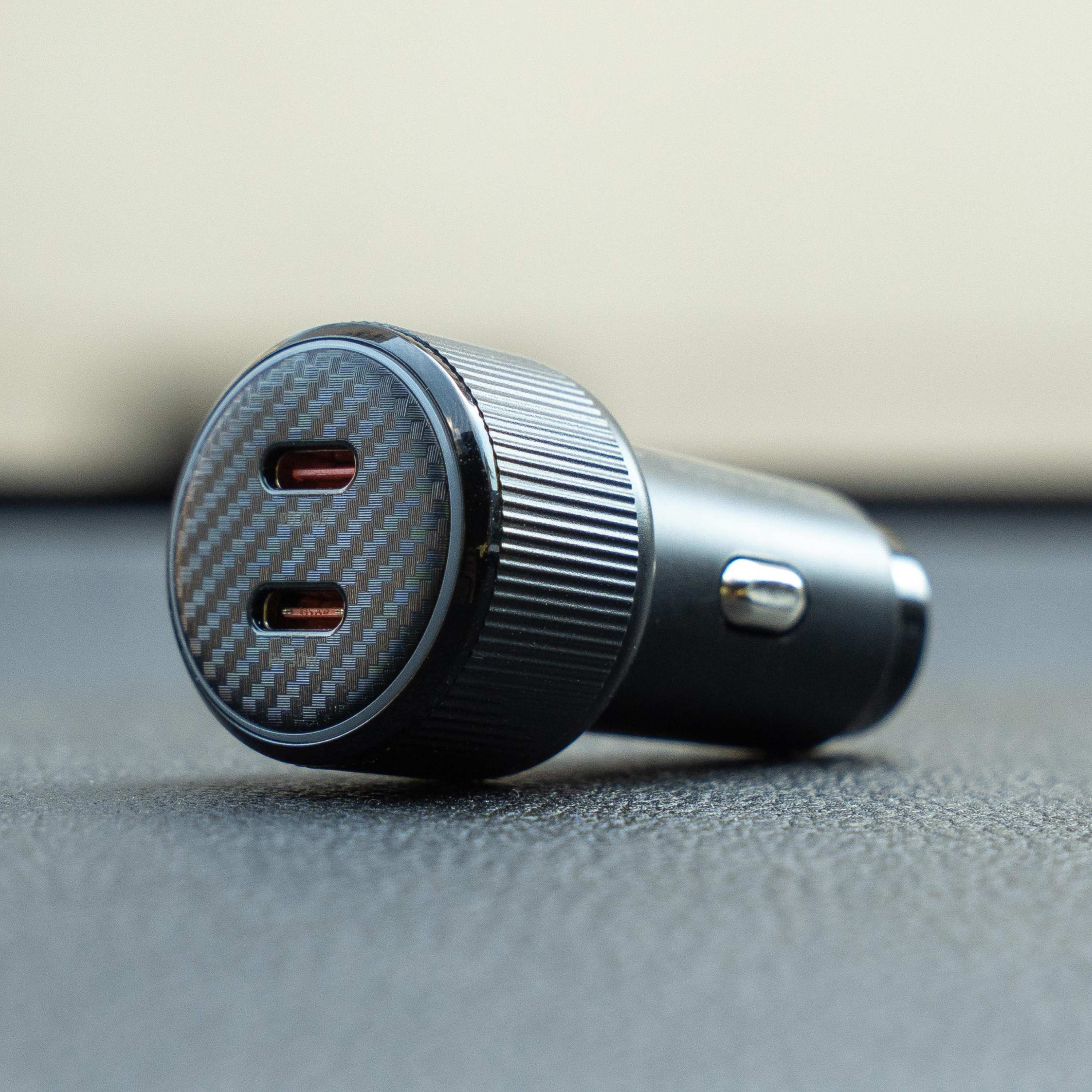 SWISSTEN Autonabíječka 2x USB-C PD 20W černá
